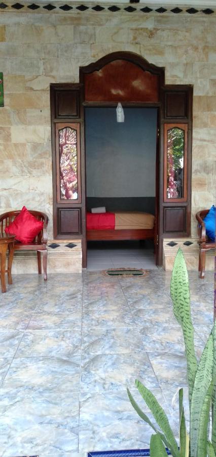 Kuwera Homestay Batununggul Buitenkant foto
