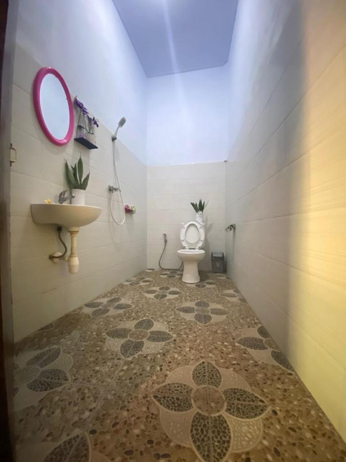 Kuwera Homestay Batununggul Buitenkant foto