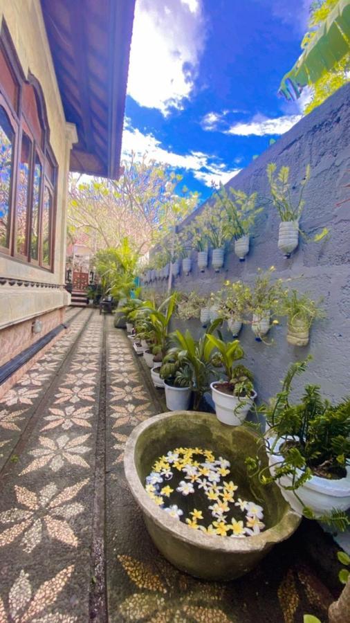 Kuwera Homestay Batununggul Buitenkant foto
