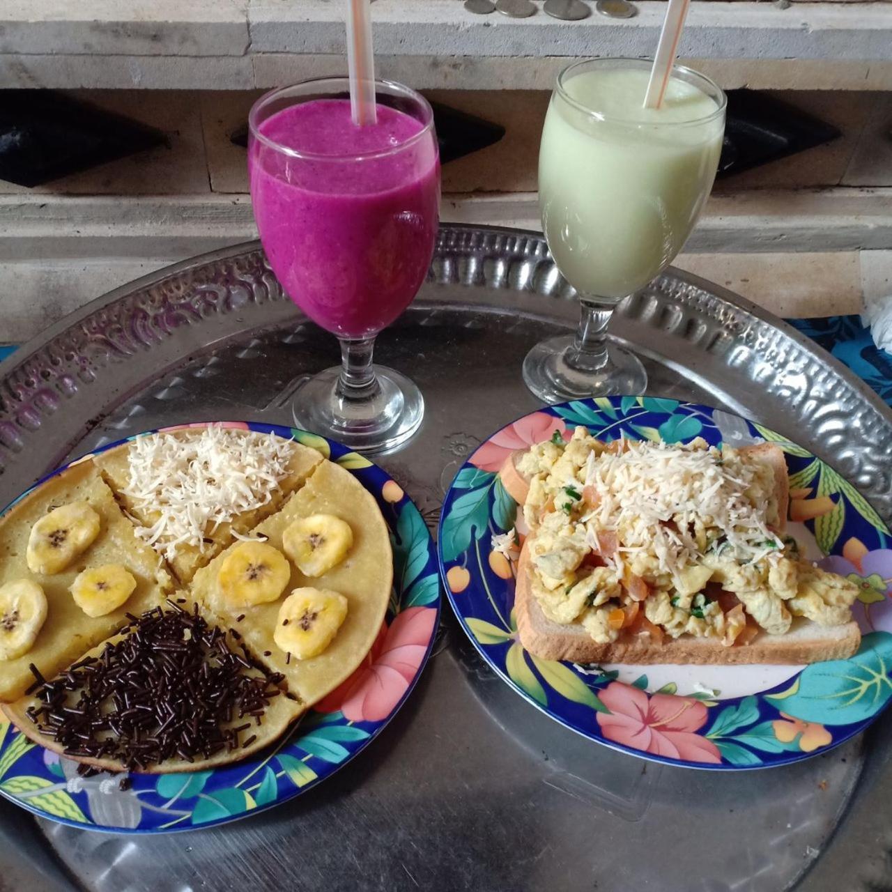 Kuwera Homestay Batununggul Buitenkant foto